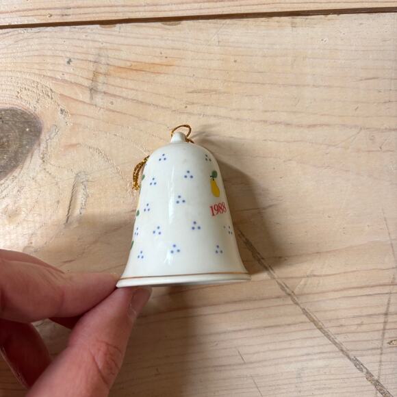 Lillian Vernon LVC Vintage 1988 Porcelain Christmas Bell Ornament Partridge Pear - Picture 4 of 7